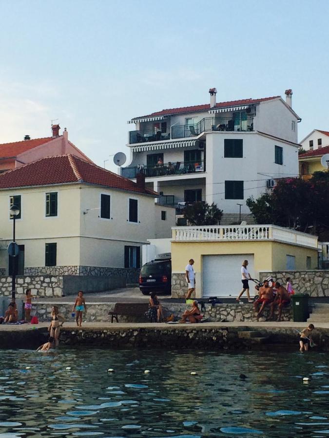House Klarin Apartment Jezera Bagian luar foto
