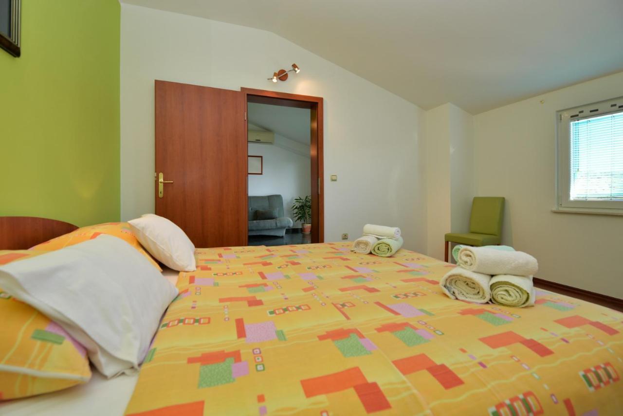 House Klarin Apartment Jezera Bagian luar foto