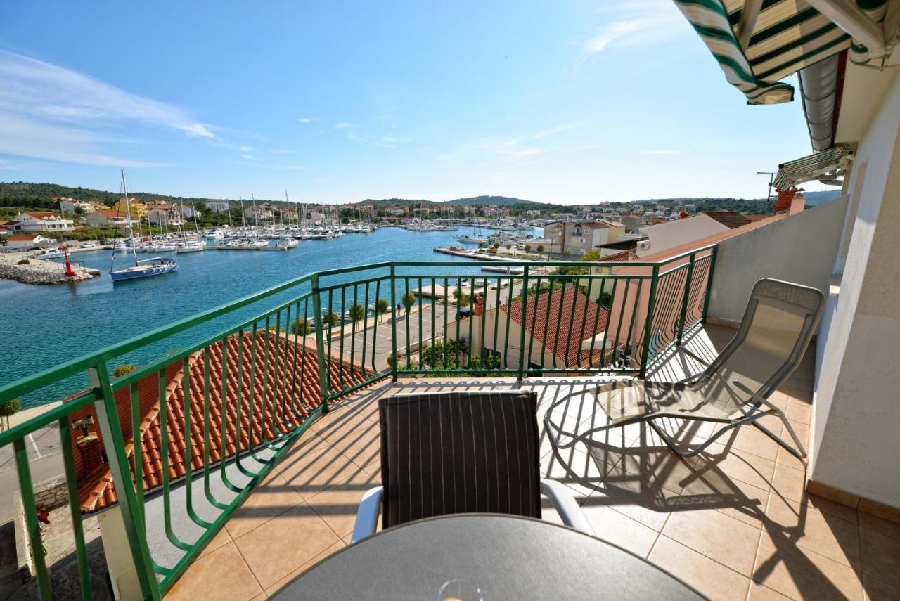 House Klarin Apartment Jezera Bagian luar foto