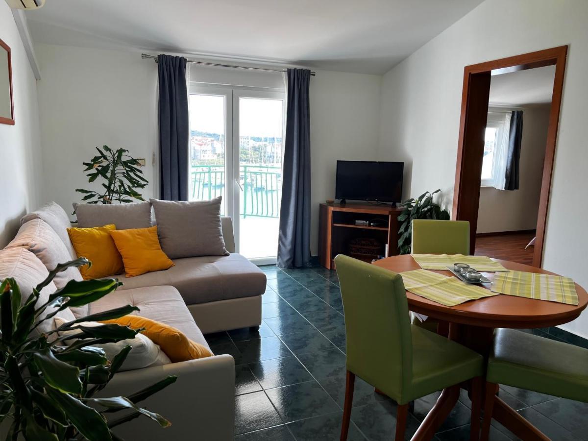 House Klarin Apartment Jezera Bagian luar foto