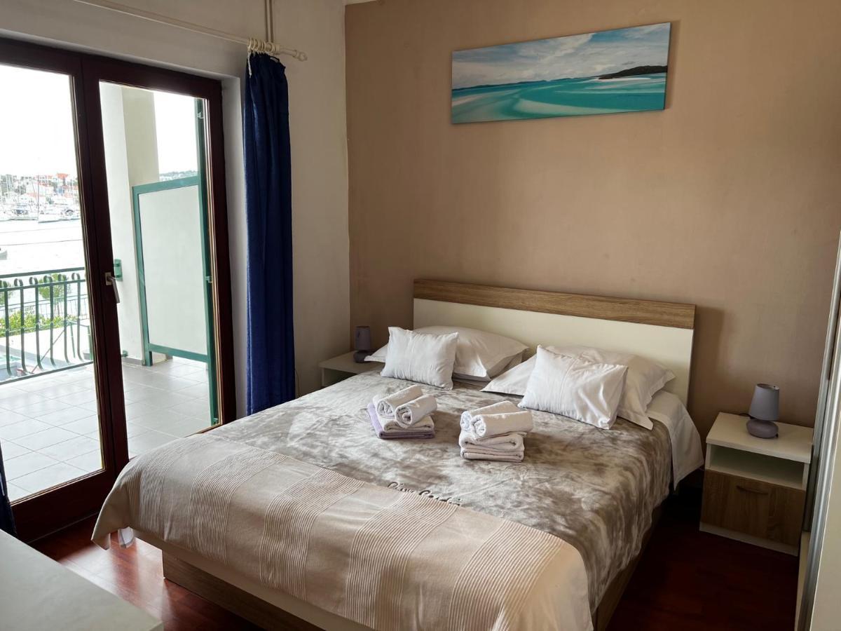 House Klarin Apartment Jezera Bagian luar foto