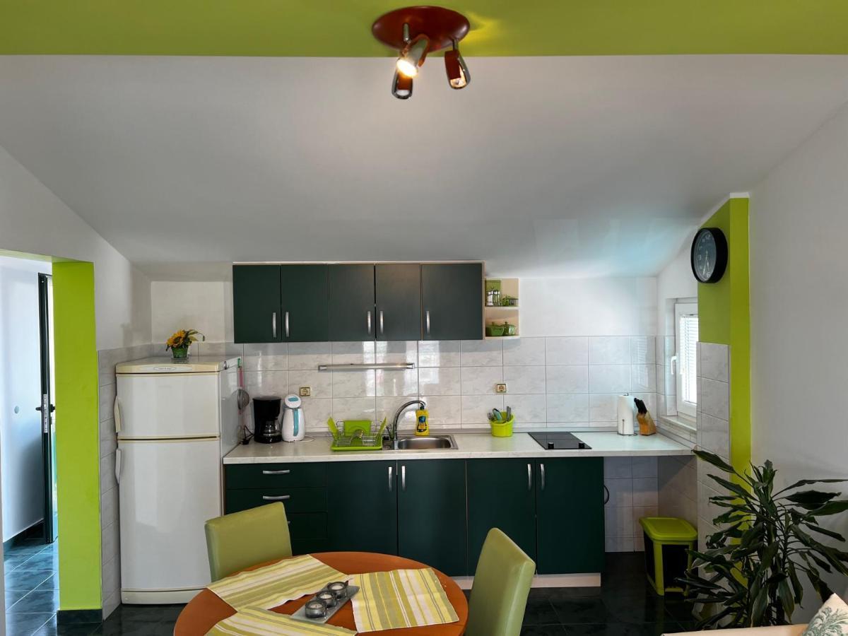 House Klarin Apartment Jezera Bagian luar foto