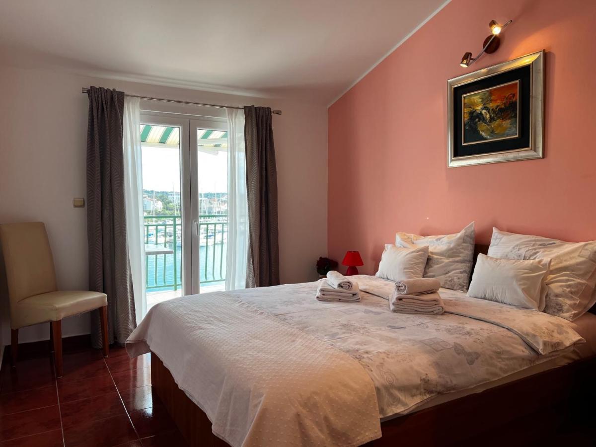 House Klarin Apartment Jezera Bagian luar foto