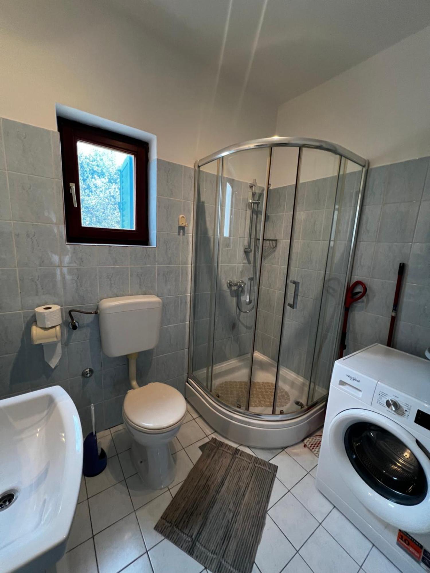 House Klarin Apartment Jezera Bagian luar foto