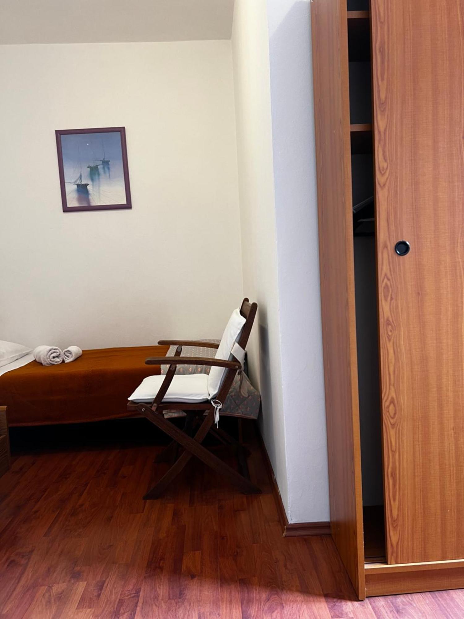 House Klarin Apartment Jezera Bagian luar foto