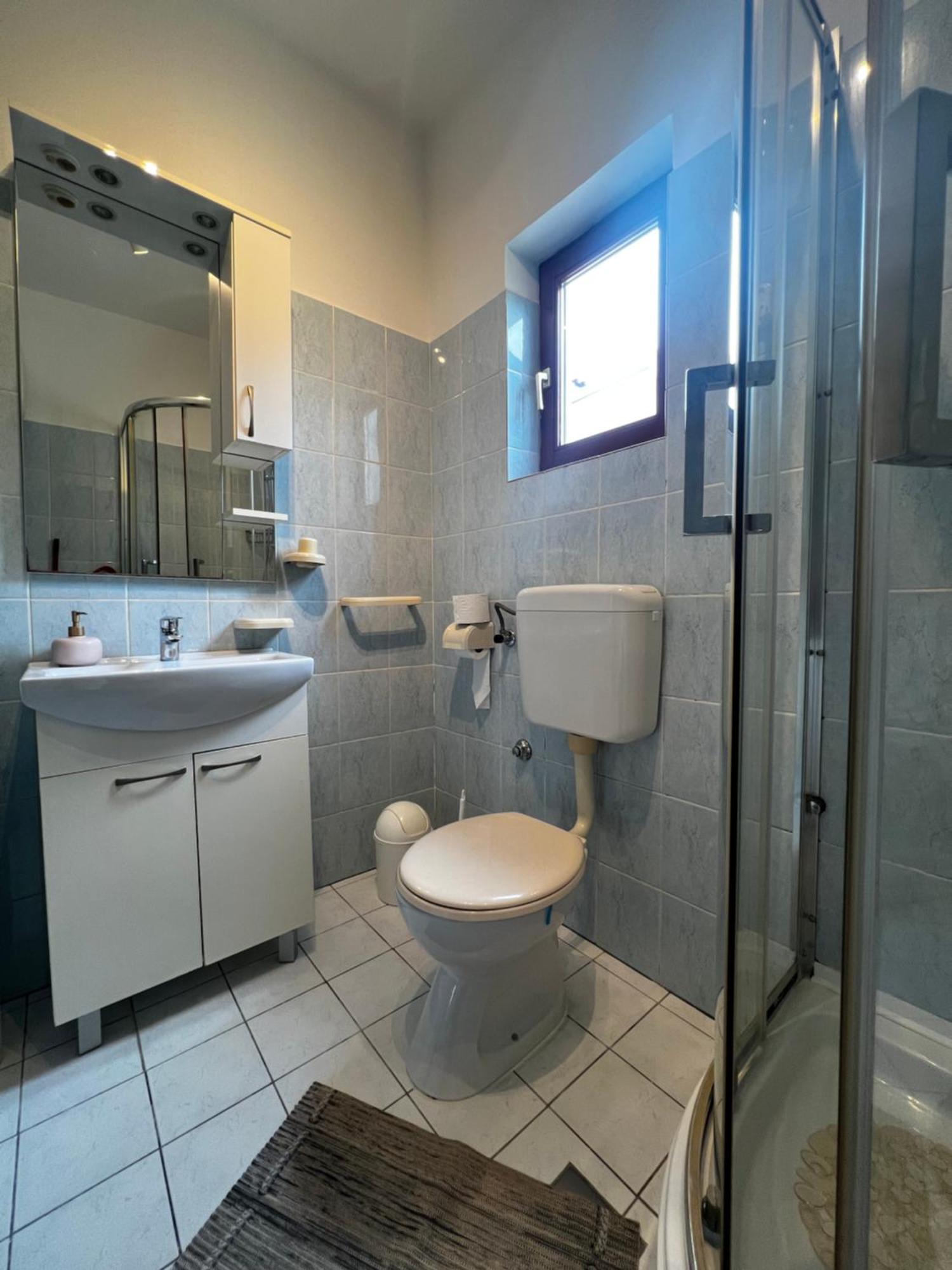 House Klarin Apartment Jezera Bagian luar foto